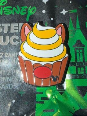 New 2026 Disneyland Wave A Hidden Mickey Pin Cupcake Chipmunk Dale